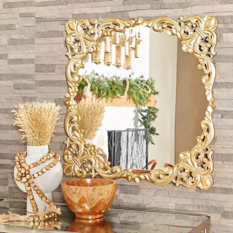 Miroir mural baroque en métal et fleurs, détails vieillis, doré