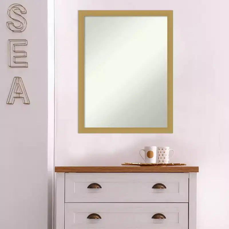 Miroir mural étroit doré brossé Grace non biseauté : Miroir de courtoisie rectangulaire moderne avec matériel de montage inclus