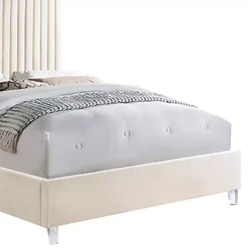 Lit velours beige : luxueux, capitonné, cadre en bois, textile acrylique