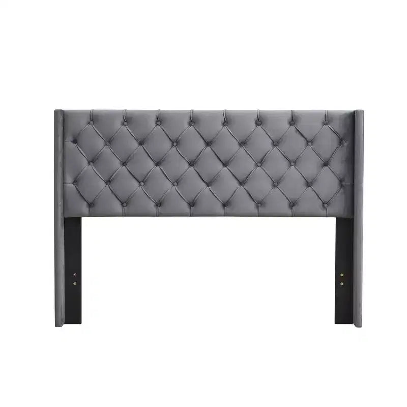 Grand lit plateforme capitonné en velours et à boutons - Gris