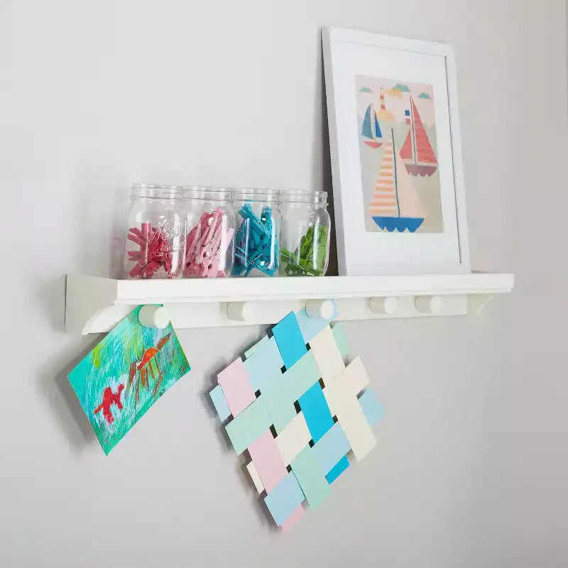 Présentoir d'art pour enfants : Étagère de présentation suspendue pour travaux manuels d'enfants avec crochets magnétiques