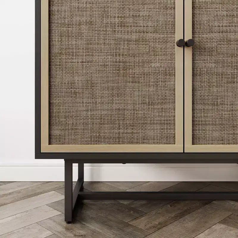 Meuble de rangement en bois et rotin