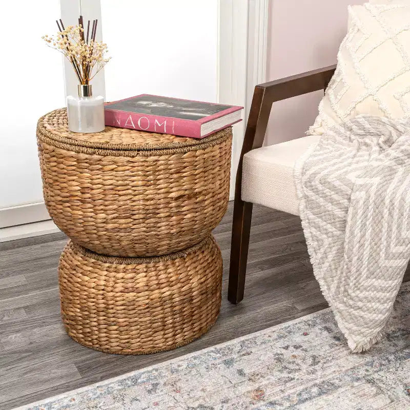 Table d'appoint de rangement sablier en jacinthe tressée avec couvercle