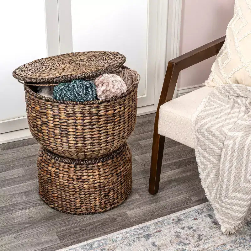 Table d'appoint de rangement sablier en jacinthe tressée avec couvercle